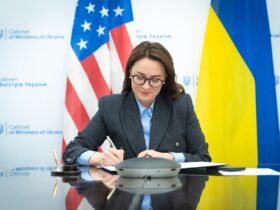 ULTIMA ORĂ Ucraina și SUA au semnat acordul privind mineralele rare dorit de Trump ULTIMA ORĂ Ucraina și SUA au semnat acordul privind mineralele rare dorit de Trump