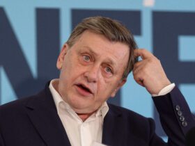 Crin Antonescu, plan pentru Cotroceni: Discuție „de câteva ore” cu Ilie Bolojan Crin Antonescu, plan pentru Cotroceni: Discuție „de câteva ore” cu Ilie Bolojan