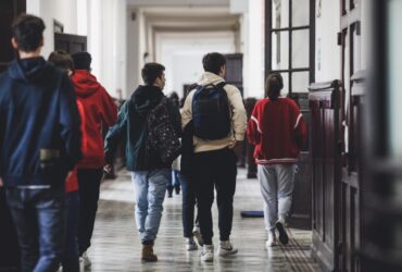 Elevii nu mai primesc voucherele culturale de 250 de lei până în 2027, potrivit deciziei Guvernului