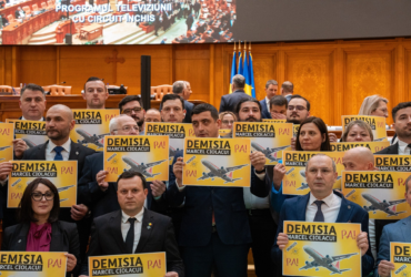 Reorganizare în partide și calcule pentru noul guvern. Riscul reprezentat de partidul AUR în Parlament