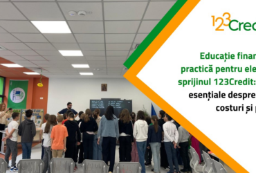 Educație financiară practică pentru elevi, cu sprijinul 123Credit: lecții esențiale despre bani, costuri și profit
