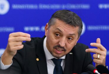 Profesorii cer anularea măsurilor Guvernului și demisia ministrului Daniel David: „Noi începem activitățile în septembrie”