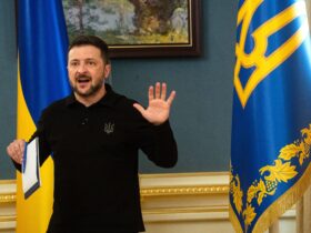 Tăcerea Statelor Unite nu face decât să-l încurajeze pe Putin, susține Zelenski, care solicită noi sancțiuni împotriva Rusiei Tăcerea Statelor Unite nu face decât să-l încurajeze pe Putin, susține Zelenski, care solicită noi sancțiuni împotriva Rusiei