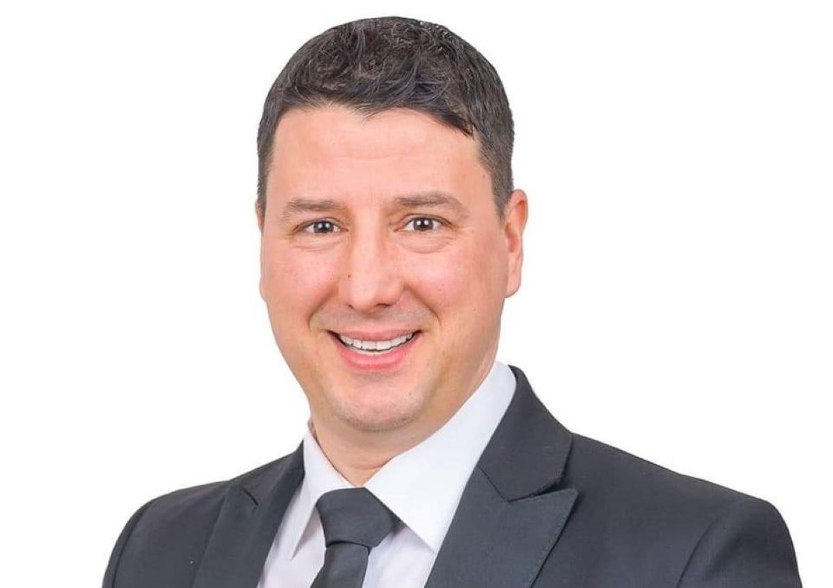 Încă un senator demisionat din SOS s-a afiliat la grupul parlamentar al PSD
