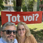 „Tot voi?”. Banner afișat la sediul PSD. Peste 13.000 de membri ar fi nemulțumiți de conducere, susține un protestatar