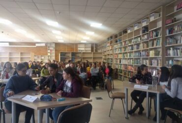 Tineri fără direcție: Peste jumătate dintre liceeni nu știu ce carieră vor