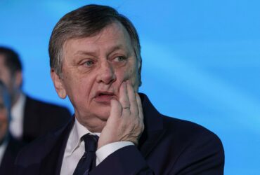 Crin Antonescu, derapaj pe rețelele de socializare. „Faptul că avem un președinte ca Nicușor Dan nu înseamnă că suntem retardați toți”