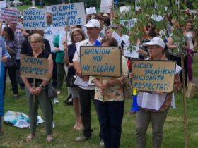 Anunțul sindicatelor: 2.000 de profesori vor picheta guvernul și sediile partidelor. Demersuri și pentru păstrarea burselor