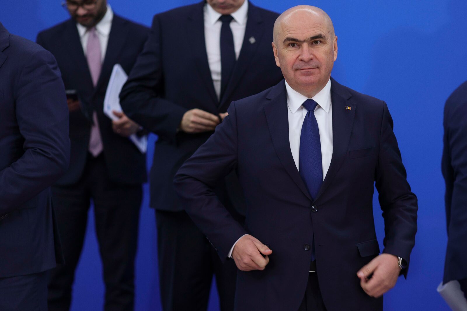Premierul Bolojan anunță tăieri bugetare, taxe noi și reforme dure: „Cheltuim mai mult decât ne putem permite”