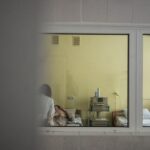 VIDEO „Teroare”: Rușii au lovit o maternitate din orașul Odesa și au lansat un atac prelungit asupra Kievului. Nori de fum deasupra capitalei Ucrainei