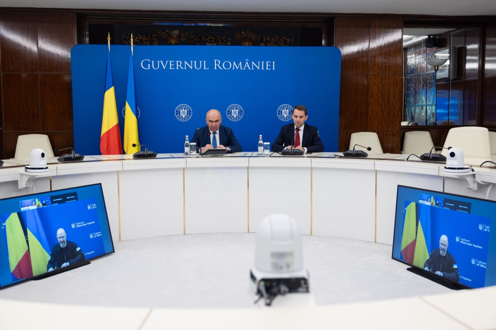 Bolojan, discuție cu omologul ucrainean despre sprijinul României și drepturile românilor din Ucraina