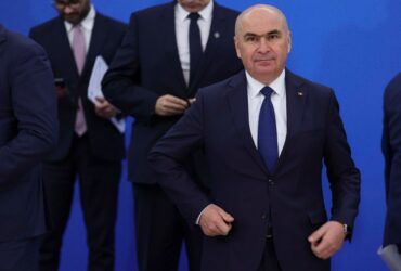 AUR a depus moțiunea de cenzură împotriva Guvernului Bolojan: „Iau banii de pamperși pentru copii”. POT s-a alăturat inițiativei