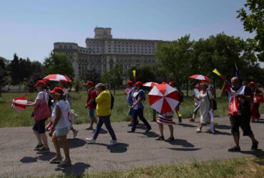 Angajații Parlamentului cer demontarea echipamentelor de pe clădirea legislativului, după tăierea sporului: „Ori plafonați radiațiile, ori dați jos antenele!”