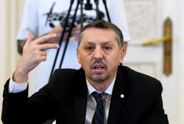 Sindicaliștii din Educație îi cer demisia lui Daniel David: „Domnul ministru a lovit în sistemul de învăţământ şi în salariaţii acestuia”