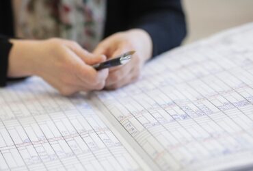Raport OCDE: România se confruntă cu lipsă de profesori și o îmbătrânire a cadrelor didactice. O treime dintre ei au peste 50 de ani