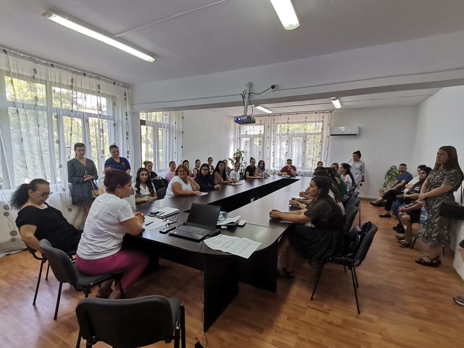 Numărul candidaților cu speranțe la un post titularizabil a crescut cu peste 900 în urma contestațiilor. Încep ședințele publice