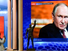 Kremlin TV. Ucrainenii din teritoriile ocupate sunt obligați să urmărească propaganda „Russkiy mir”, dar de ce planul dă rateuri