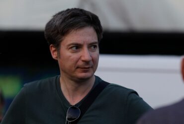 „Cea mai mare greșeală din existența lui”: Caramitru, revoltat de decizia lui Nicușor Dan de a contesta legea „Vexler”