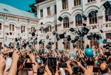 Cum își alungă România tinerii din universități: „Țara are nevoie de oameni care să lucreze cu mâinile, nu cu capul”