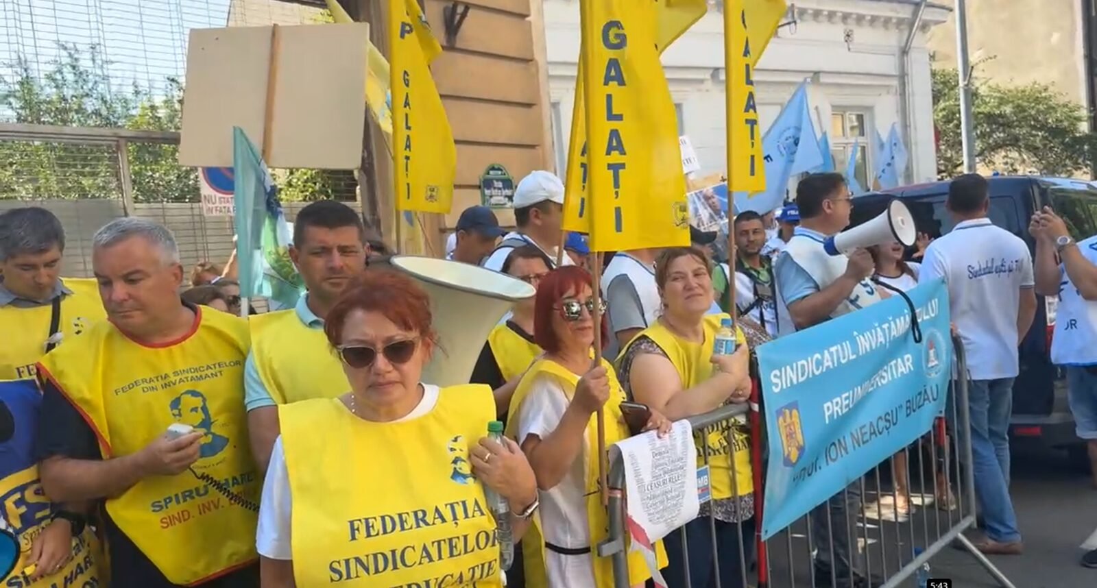 Boicotul începutului de an școlar. Experții avertizează că elevii sunt victime colaterale: „Copiii sunt doar argumente golite de sens” Boicotul începutului de an școlar. Experții avertizează că elevii sunt victime colaterale: „Copiii sunt doar argumente golite de sens”