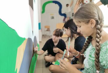 Culori, povești și creativitate. Școala de vară care transformă realitatea în basm