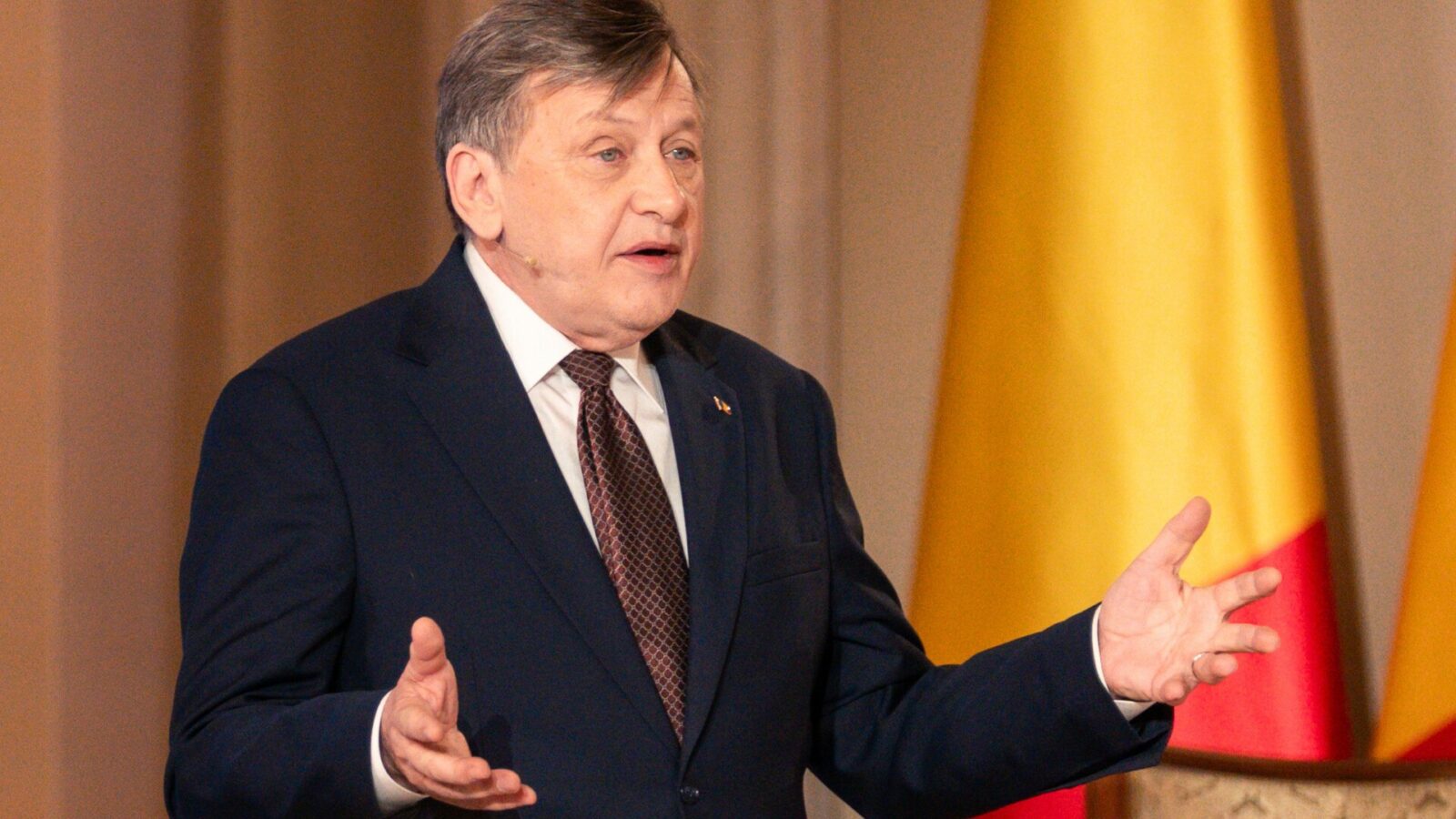 Crin Antonescu, un nou atac dur la adresa președintelui: „România nu are președinte. Cu Nicușor Dan am eșuat în caricatură“