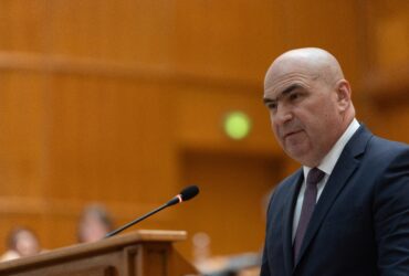 Ilie Bolojan a anunțat câți oameni pleacă de la Cancelaria premierului