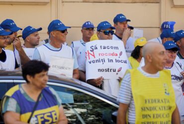 Sindicaliștii îndeamnă cadrele didactice să continue protestele „până când măsurile de austeritate vor fi abrogate”