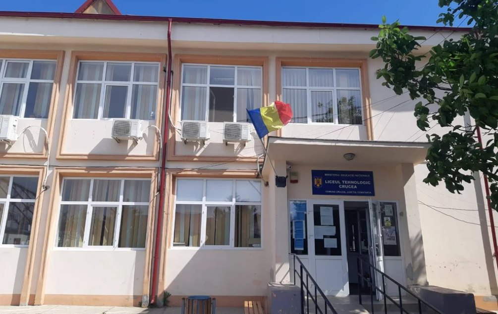 Decizie controversată la Constanța: Inspectoratul Școlar desființează o clasă de liceu cu două zile înainte de 8 septembrie Decizie controversată la Constanța: Inspectoratul Școlar desființează o clasă de liceu cu două zile înainte de 8 septembrie