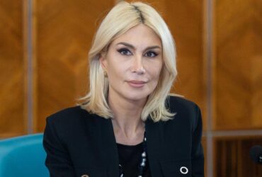 Raluca Turcan acuză AUR de „spectacol politicianist”. „Pretind că sunt antisistem, dar îl protejează”