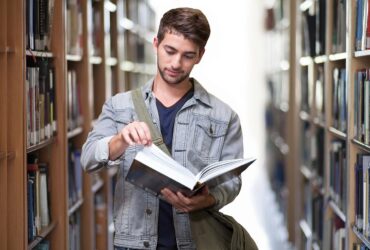 Educația, la coada priorităților. Raport OECD: România alocă doar 2,5% din PIB, față de media OECD de 4,7%. Reacția ministrului David