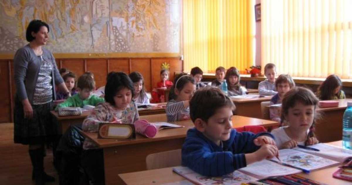 Trei lucruri pe care părinții trebuie să le ia în considerare la început de an școlar. „Toți elevii pot performa, este imposibil să nu aibă ceva în care să nu exceleze” Trei lucruri pe care părinții trebuie să le ia în considerare la început de an școlar. „Toți elevii pot performa, este imposibil să nu aibă ceva în care să nu exceleze”