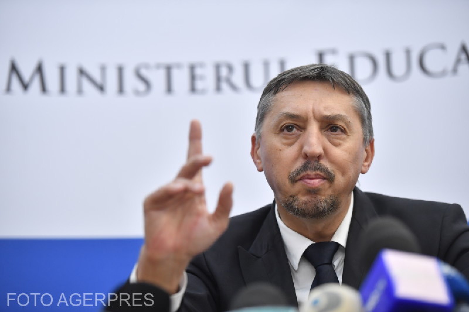 Senatorii votează azi moțiunea împotriva ministrului Educaţiei, „În loc de instrucţie şi excelenţă, umilinţă şi dresaj”