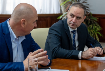 Rectificarea bugetară, discutată de Nazare și Bolojan. Proiectul intră în consultare publică de luni