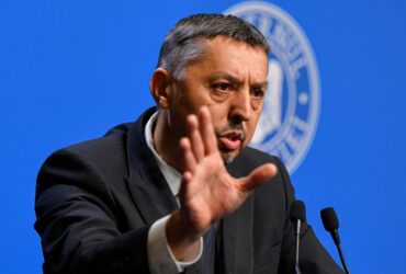 Bursele pentru studenţi şi olimpici ar putea fi reintroduse, cu sprijin european. Daniel David: „Suntem în discuții cu Comisia Europeană”