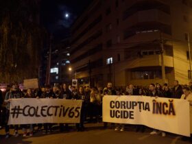 FOTO-VIDEO Organizatorul marșului în care s-a cerut dreptate pentru victimele de la Colectiv, amendat de jandarmi pentru „depășirea orei de comemorare” / „N-am cuvinte să descriu” FOTO-VIDEO Organizatorul marșului în care s-a cerut dreptate pentru victimele de la Colectiv, amendat de jandarmi pentru „depășirea orei de comemorare” / „N-am cuvinte să descriu”