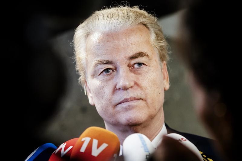 Geert Wilders, liderul partidului de extremă dreapta din Olanda care e pe primul loc în sondaje, a anunțat că își suspendă campania electorală. De ce a luat această decizie Geert Wilders, liderul partidului de extremă dreapta din Olanda care e pe primul loc în sondaje, a anunțat că își suspendă campania electorală. De ce a luat această decizie