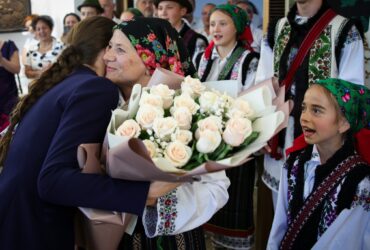 Reacția României după ce în Cernăuți s-a anunțat că vor dispărea multe licee românești: „Am transmis un semnal ferm” / Ce a promis Nicușor Dan Reacția României după ce în Cernăuți s-a anunțat că vor dispărea multe licee românești: „Am transmis un semnal ferm” / Ce a promis Nicușor Dan