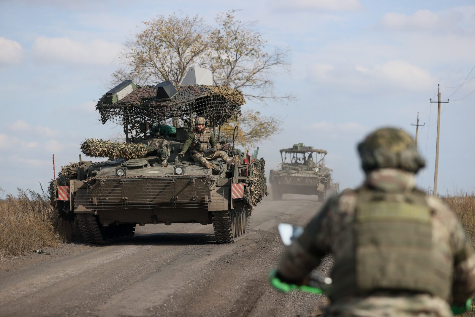 Kievul trimite întăriri în bastionul din Donețk aflat de luni de zile sub asediul armatei ruse: „Inamicul vrea să ne blocheze coridoarele logistice terestre” Kievul trimite întăriri în bastionul din Donețk aflat de luni de zile sub asediul armatei ruse: „Inamicul vrea să ne blocheze coridoarele logistice terestre”