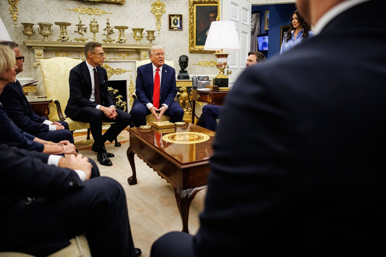 VIDEO Donald Trump pune din nou tunurile pe Europa: Spania „ar trebui dată afară” din NATO