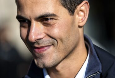 Surpriză în alegerile din Olanda: Exit-poll-urile dau pe primul loc un partid centrist, peste scorul extremei drepte / Cine ar putea ajunge cel mai tânăr, dar și primul gay declarat în postul de prim-ministru al țării Surpriză în alegerile din Olanda: Exit-poll-urile dau pe primul loc un partid centrist, peste scorul extremei drepte / Cine ar putea ajunge cel mai tânăr, dar și primul gay declarat în postul de prim-ministru al țării