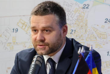 Ciucu dezminte că s-ar retrage din cursa pentru Primăria Capitalei în favoarea lui Drulă: „Sunt nevoit să ies să contracarez ştirile «pe surse»”