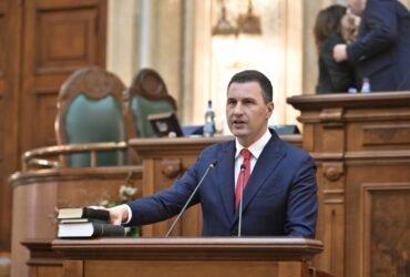 Vicepremierul Tanczos Barna, invitat la Interviurile Adevărul. Reforma administrației și situația economică, printre temele abordate