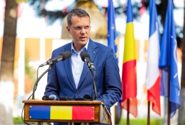 „O greșeală care mă jenează”. Controversele legate de diploma lui Ionuț Moșteanu. Cum răspunde ministrul Apărării acuzațiilor incomode