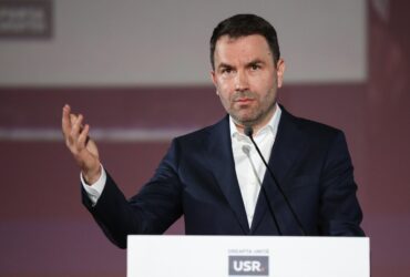 Cătălin Drulă susține că are în plan „plantarea a un milion de arbori” în București. „Nu pot ei tăia cât putem noi planta” Cătălin Drulă susține că are în plan „plantarea a un milion de arbori” în București. „Nu pot ei tăia cât putem noi planta”