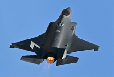 Donald Trump analizează o mega-vânzare de F-35 către Arabia Saudită. „Vor să cumpere foarte multe” Donald Trump analizează o mega-vânzare de F-35 către Arabia Saudită. „Vor să cumpere foarte multe”