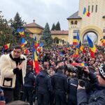 Patriotism sub semnul AUR. Adrian Papahagi: „Cum poți să justifici iubirea de țară lăudând principalii dușmani ai României?”