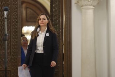 Grupul POT din Camera Deputaților riscă să fie desființat, din cauza unui val de demisii. Anamaria Gavrilă: „Doamne ajută!”