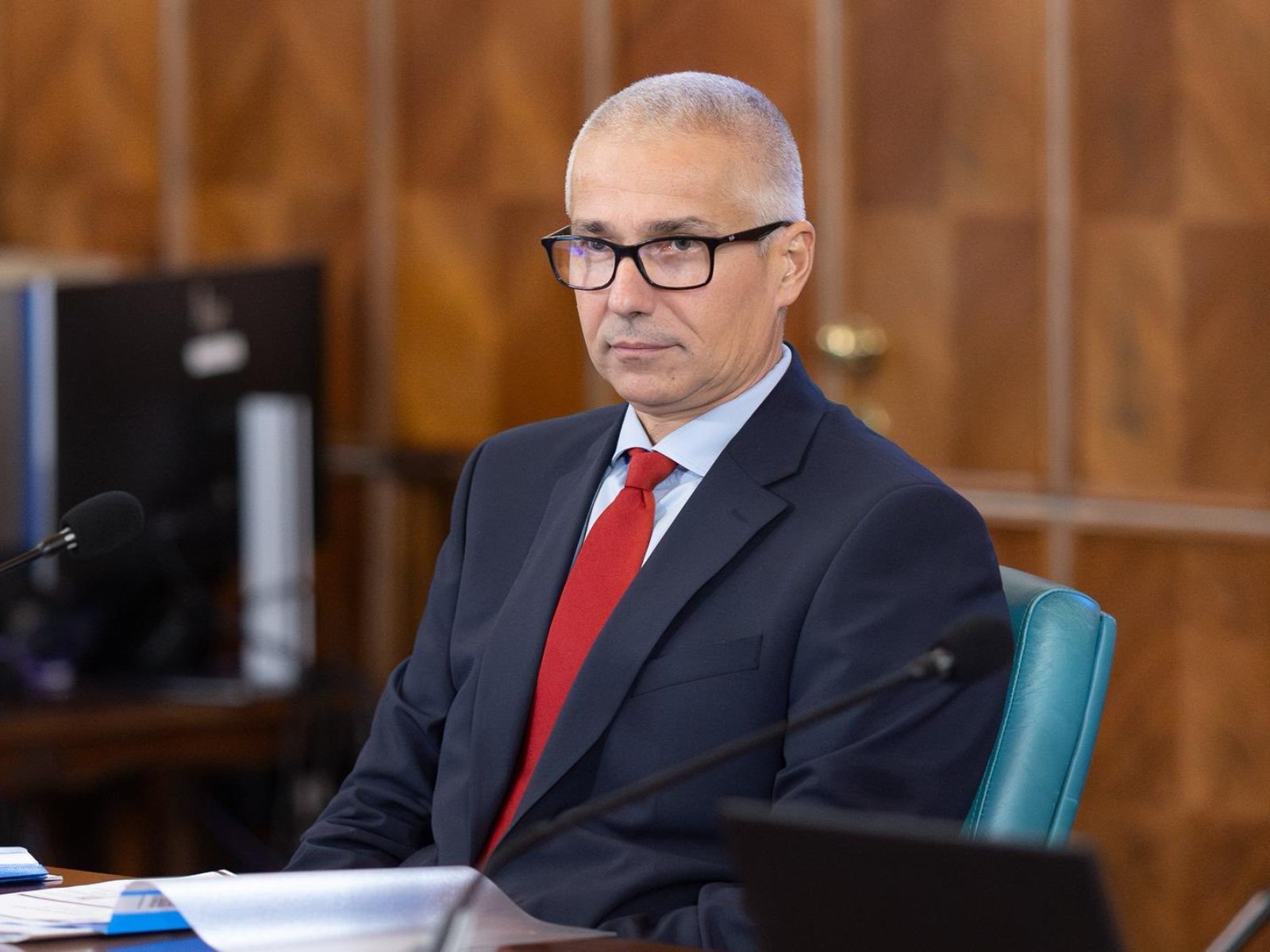 Radu Marinescu anunță că va merge luni în Parlament la moțiunea simplă și la „Ora Guvernului”: „Voi răspunde cu date concrete” Radu Marinescu anunță că va merge luni în Parlament la moțiunea simplă și la „Ora Guvernului”: „Voi răspunde cu date concrete”