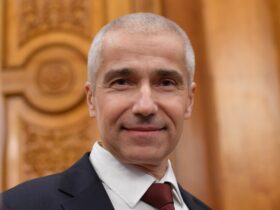Camera Deputaților dezbate moţiunea simplă pe Justiţie depusă de AUR. Ministrul Radu Marinescu, invitat de USR la „Ora Guvernului”
